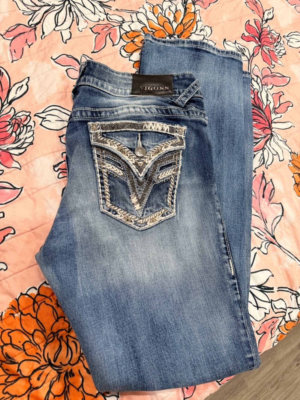 Vigoss Women's Light Blue Embroidered Pocket Jeans waist 32”